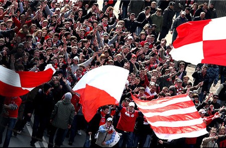 Идут фанаты Спартака