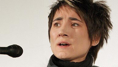 �������