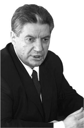 Виктор Алкснис